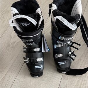 Lange Black and White Women/child Ski Boots